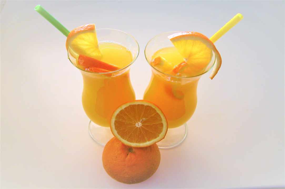 Portokalada (Fresh Homemade Orangeade) 