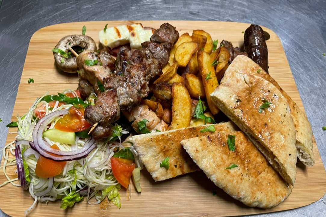 Stenó Mezedopoleío – Ouzerí: Ultimate Taste Escape!