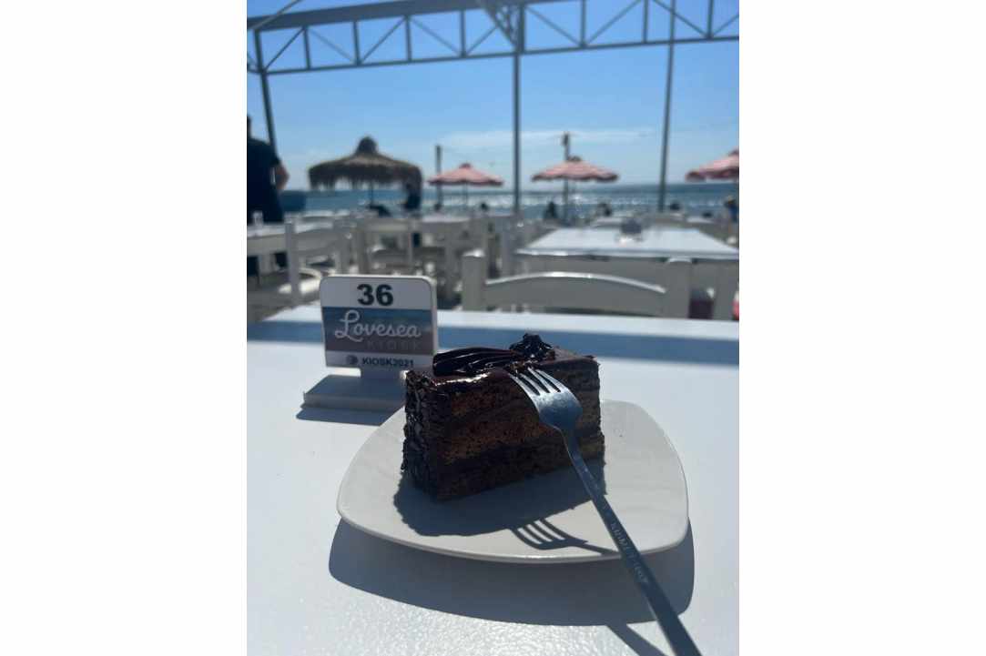 LoveSea Beach Bar Resto: Where Every Visit Feels Like a Greek-Style Holiday...