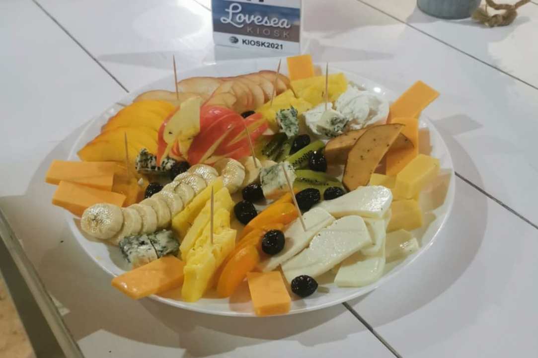 LoveSea Beach Bar Resto: Where Every Visit Feels Like a Greek-Style Holiday...