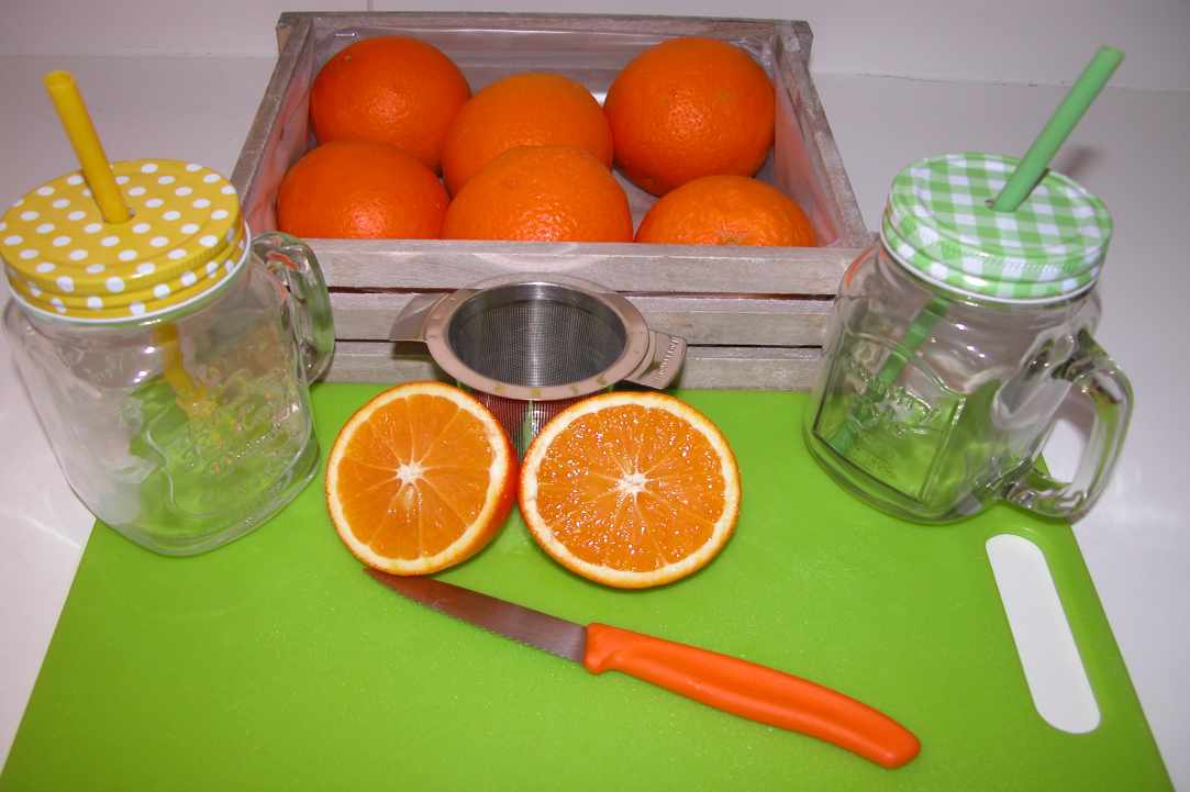 Portokalada (Fresh Homemade Orangeade) 
