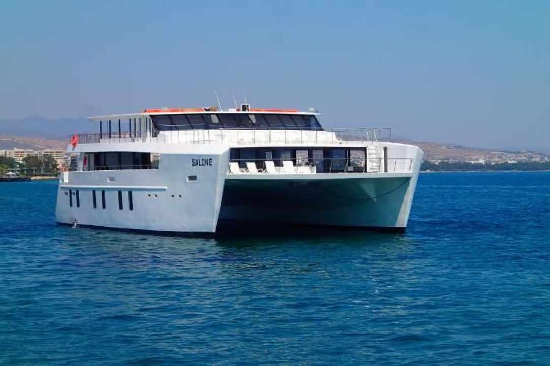 Keep Calm and BOAT PARTY with Definitive Disco at day