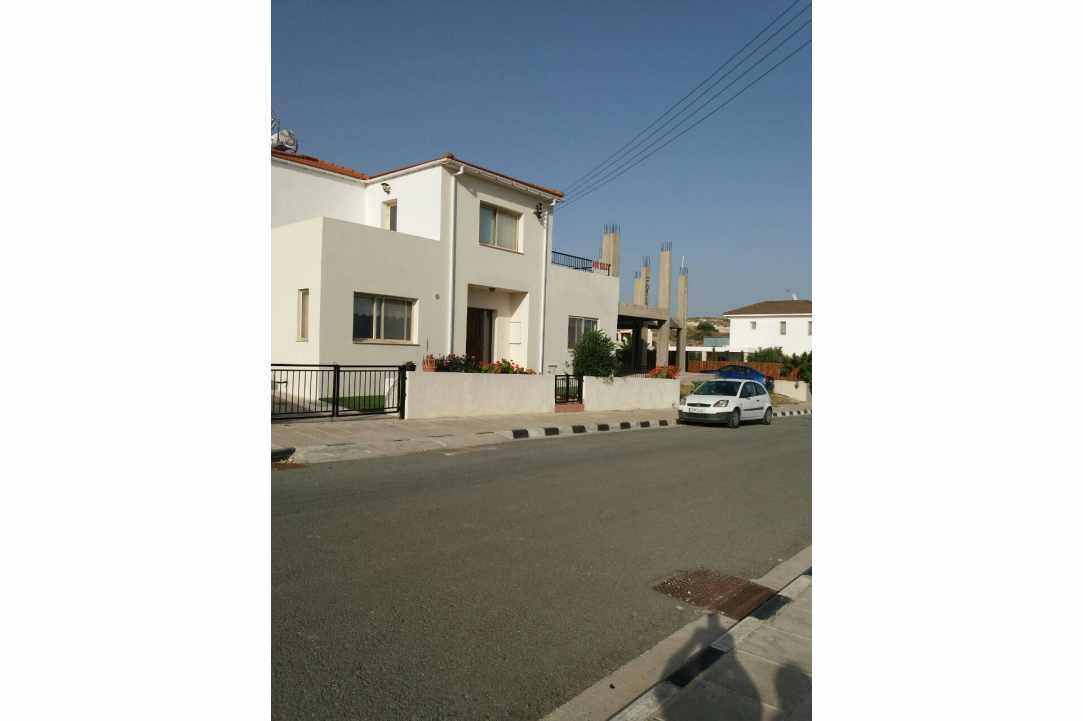 3 Houses in one plot for sale gallery image 5