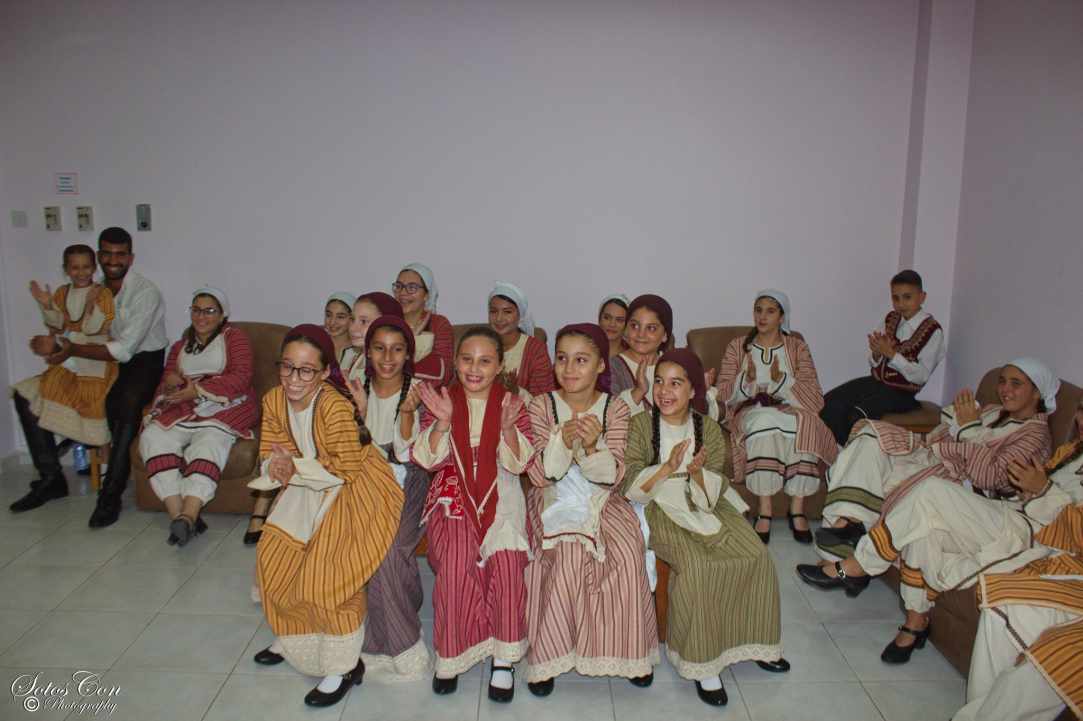 Χορευτικό Συγκρότημα έχει πληγεί...