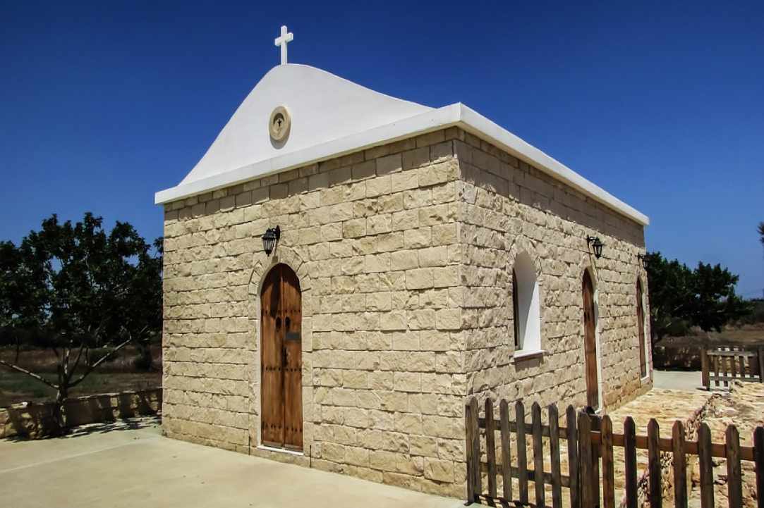 Το εξωκλήσι των Αγίων Αναργύρων στο Φρέναρος gallery image 1