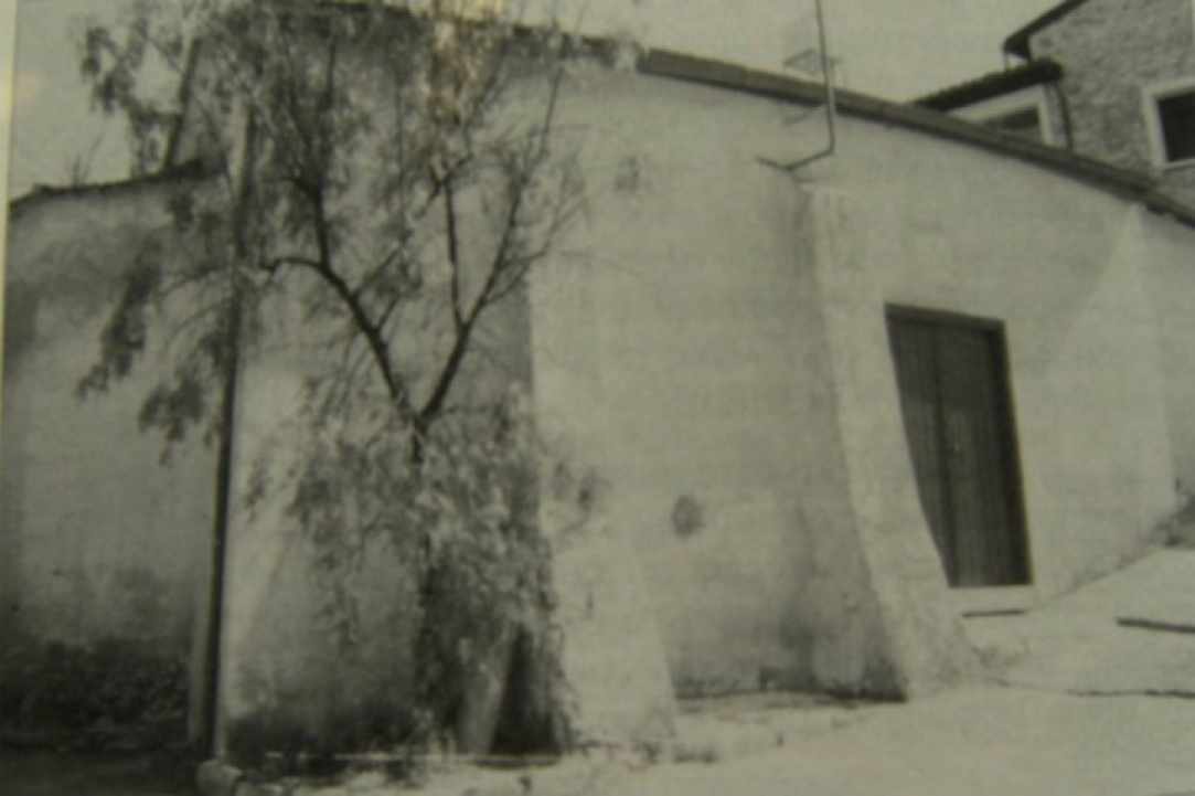Το Παρεκκλήσι του Αγίου Δημητρίου στα Λεύκαρα 