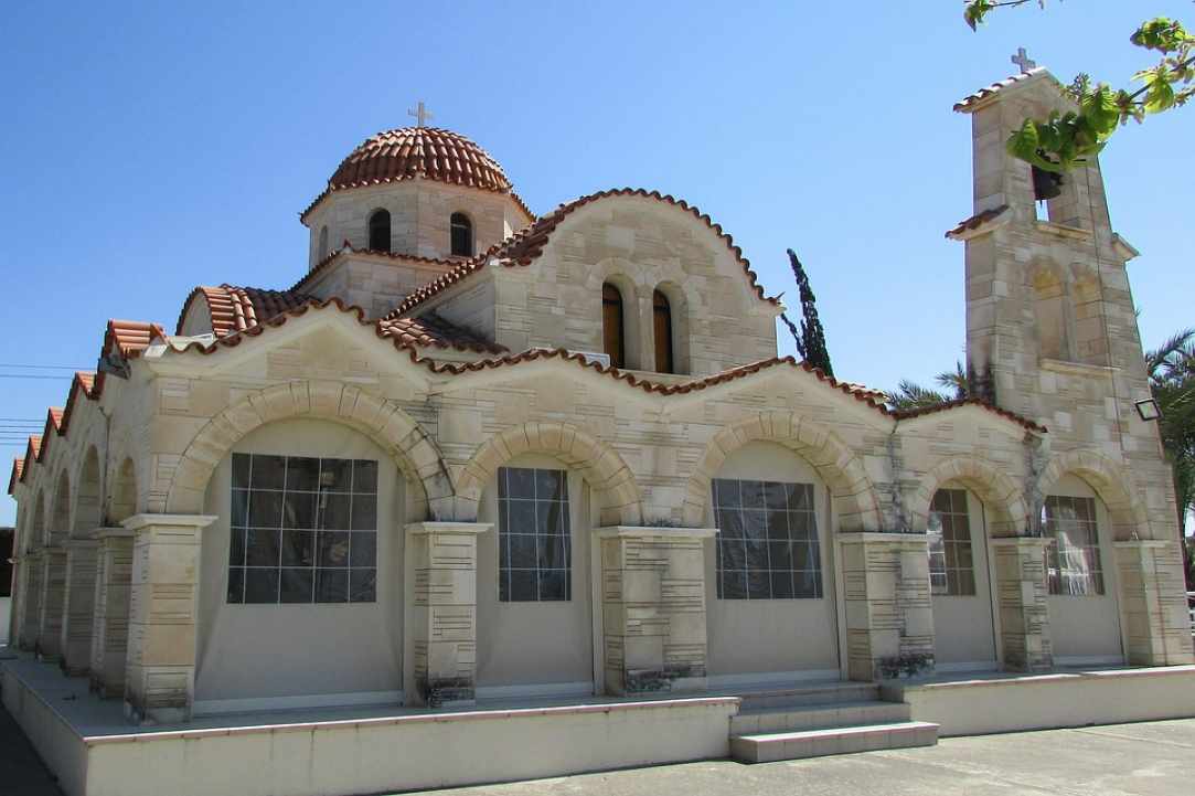 Η εκκλησιά του Άγιου Νεκτάριου στο Παραλίμνι