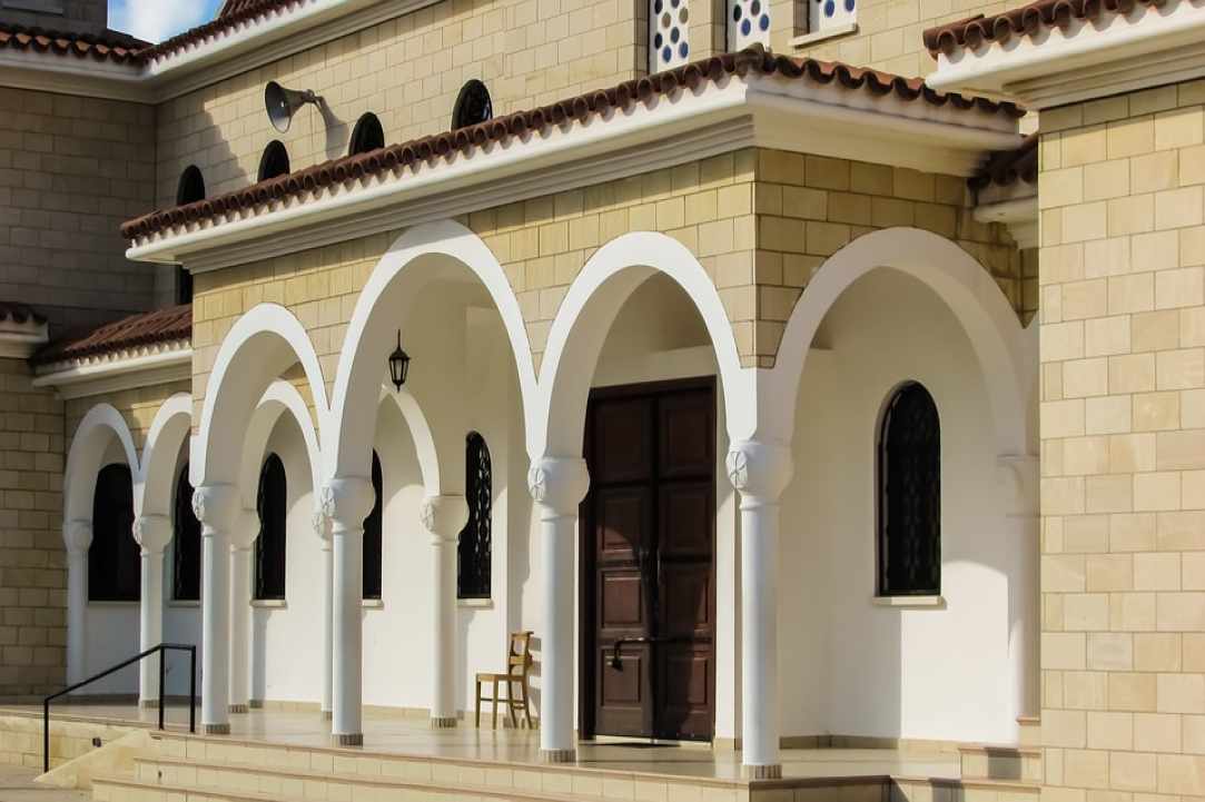Ο Άγιος Ραφαήλ στην Ξυλοτύμπου