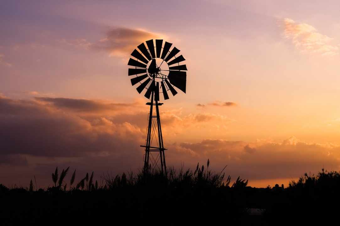Οι Ανεμόμυλοι «Το σήμα κατατεθέν του Παραλιμνιού»