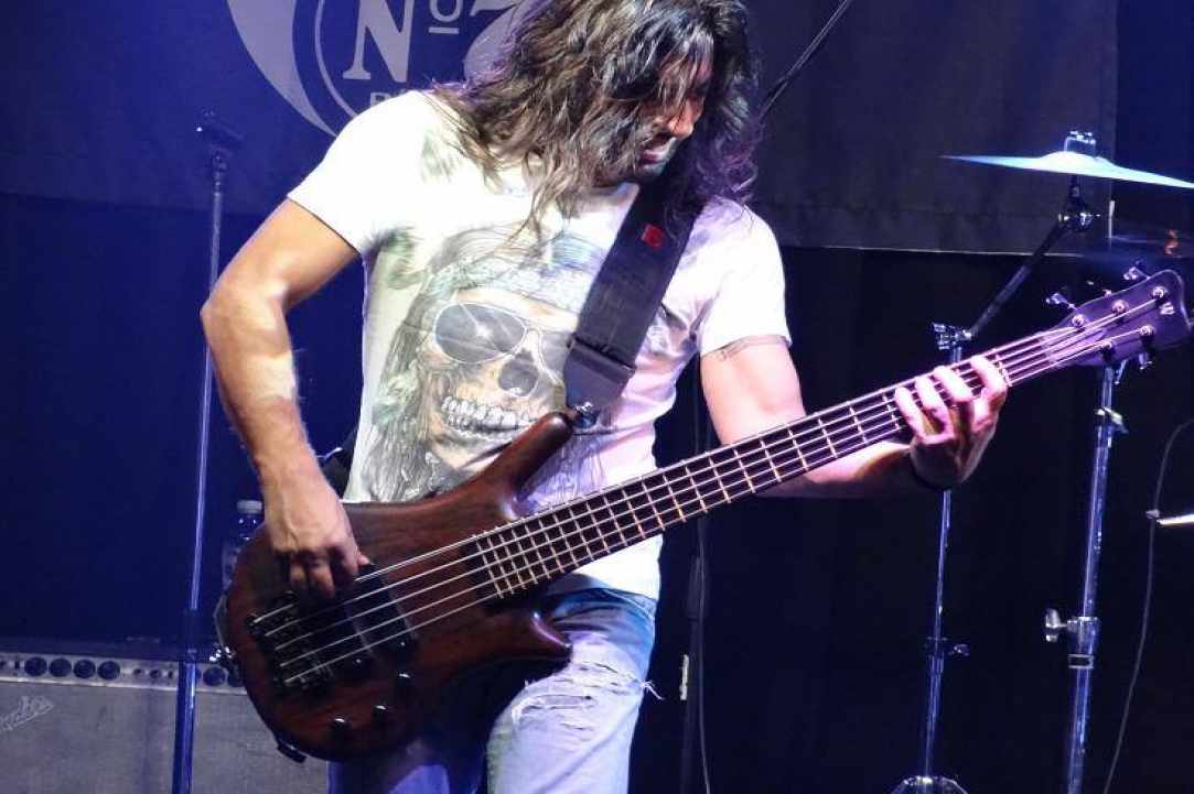 FUSE     -                                                                 για πολύ Ροκ καταστάσεις ... 