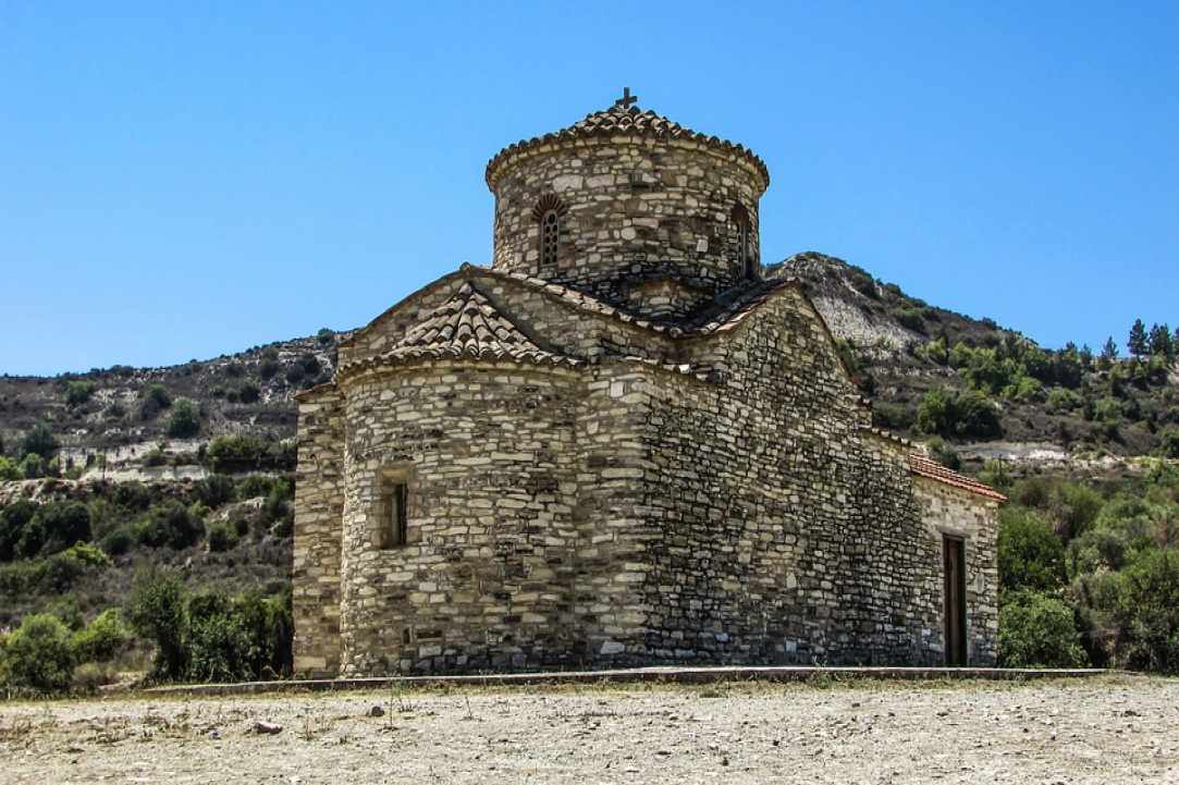 Το εξωκλήσι του Αρχαγγέλου Μιχαήλ στα Κάτω Λεύκαρα