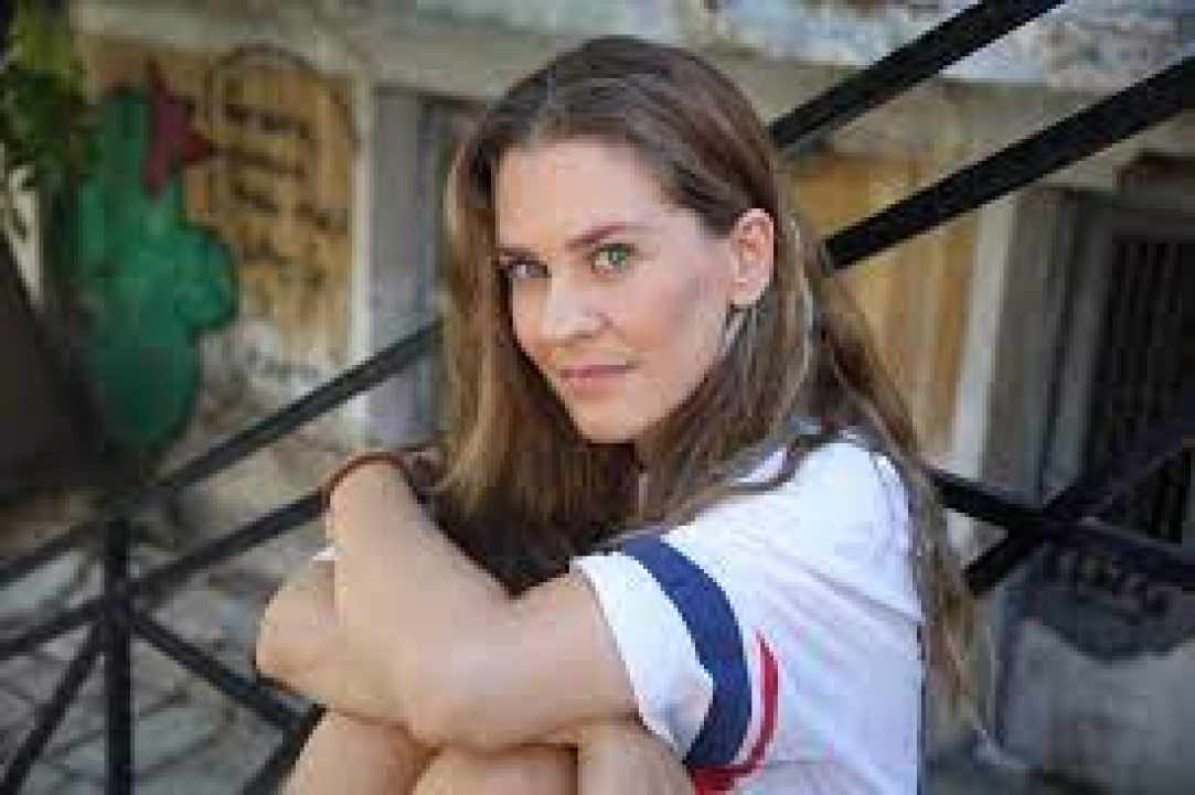 The charming Greek actress Eleni Liaska in an exclusive interview on Cyprus Alive.