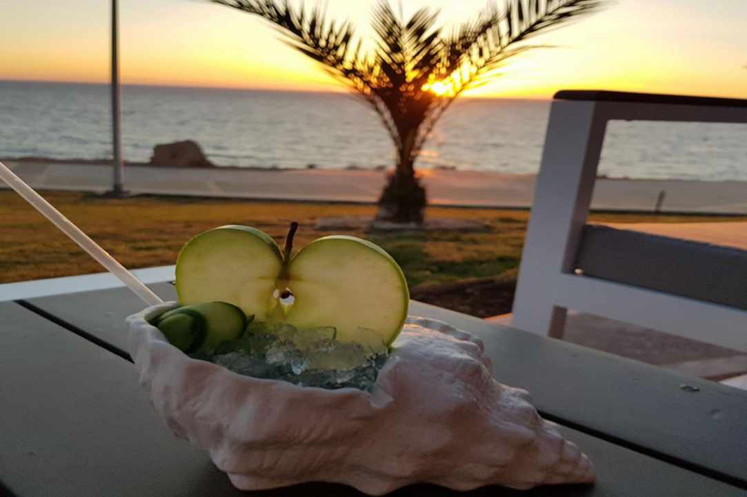 Μια μεγάλη κόκκινη καρδιά εμφανίστηκε στην Πάφο