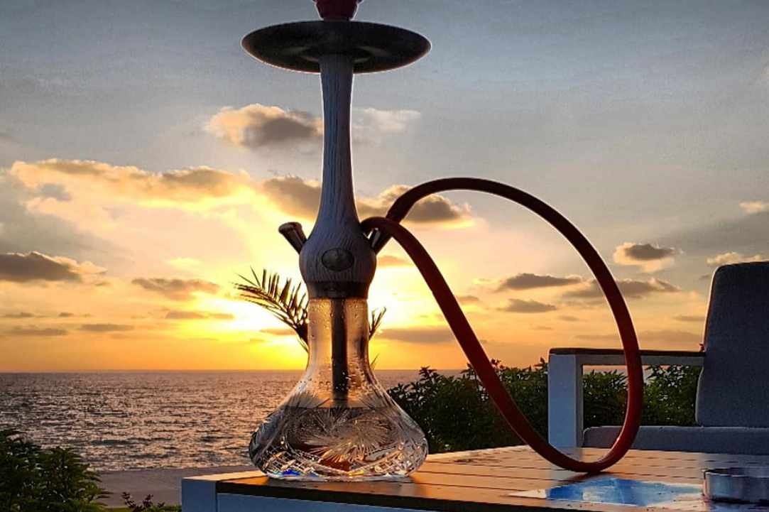 Μια μεγάλη κόκκινη καρδιά εμφανίστηκε στην Πάφο