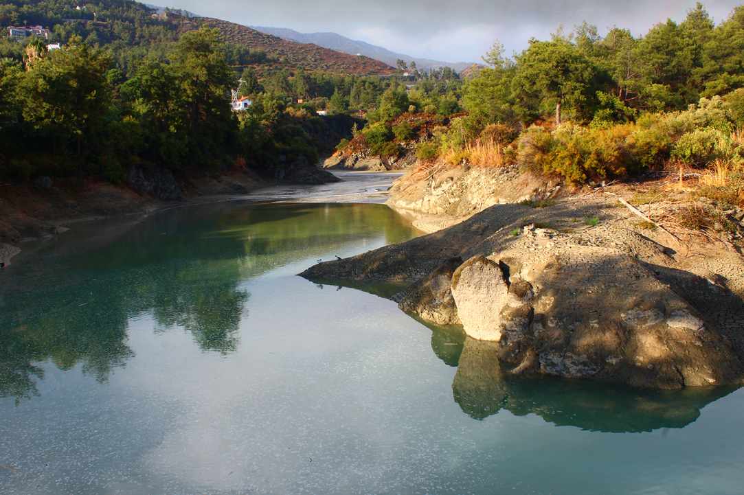Υδατοφράκτης Τριμίκληνης - Σαϊττά το Φθινόπωρο