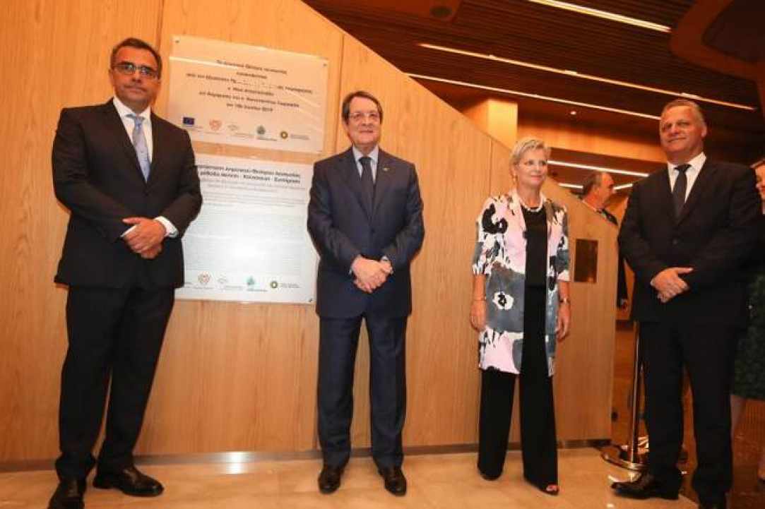 Άναψαν και πάλι τα φώτα του Δημοτικού Θεάτρου Λευκωσίας, έπειτα από 11 χρόνια σιγής