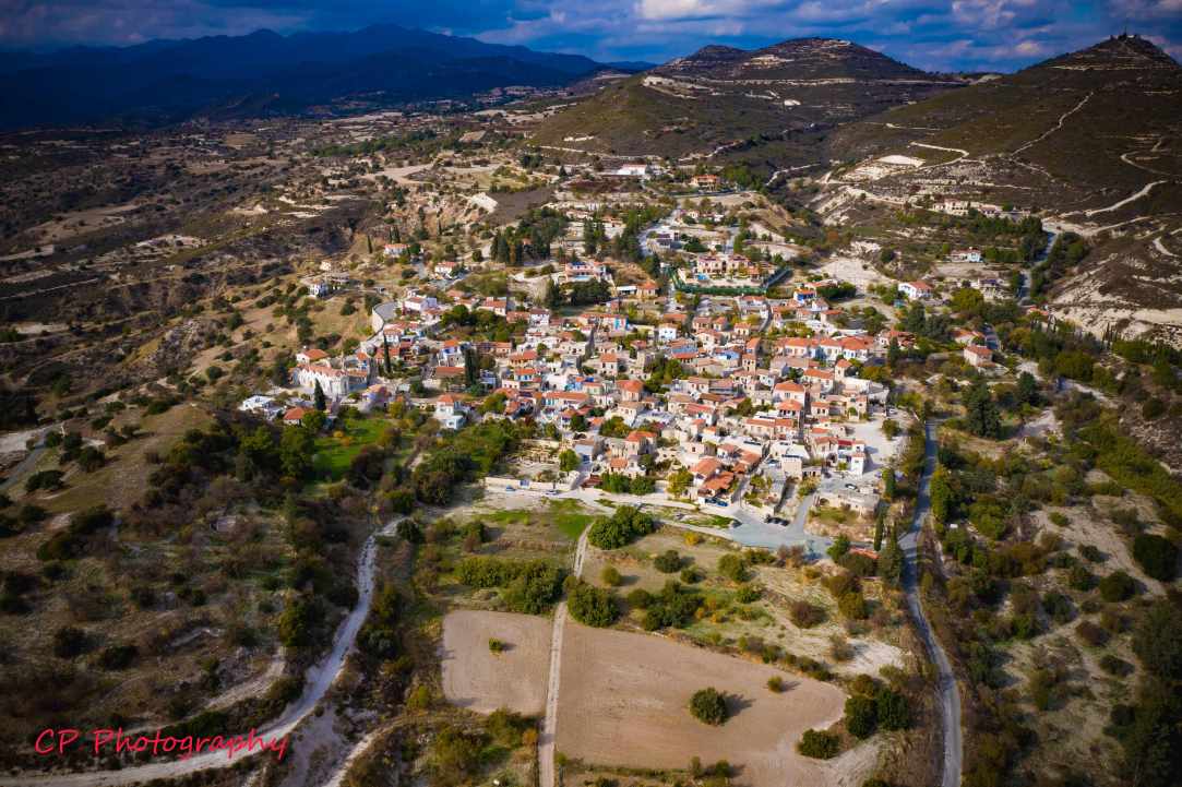 Kato Drys Village
