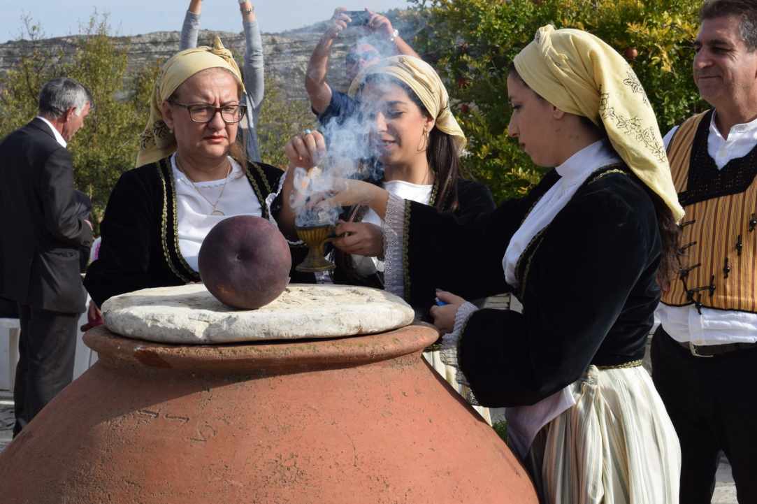 Opening the Pithari