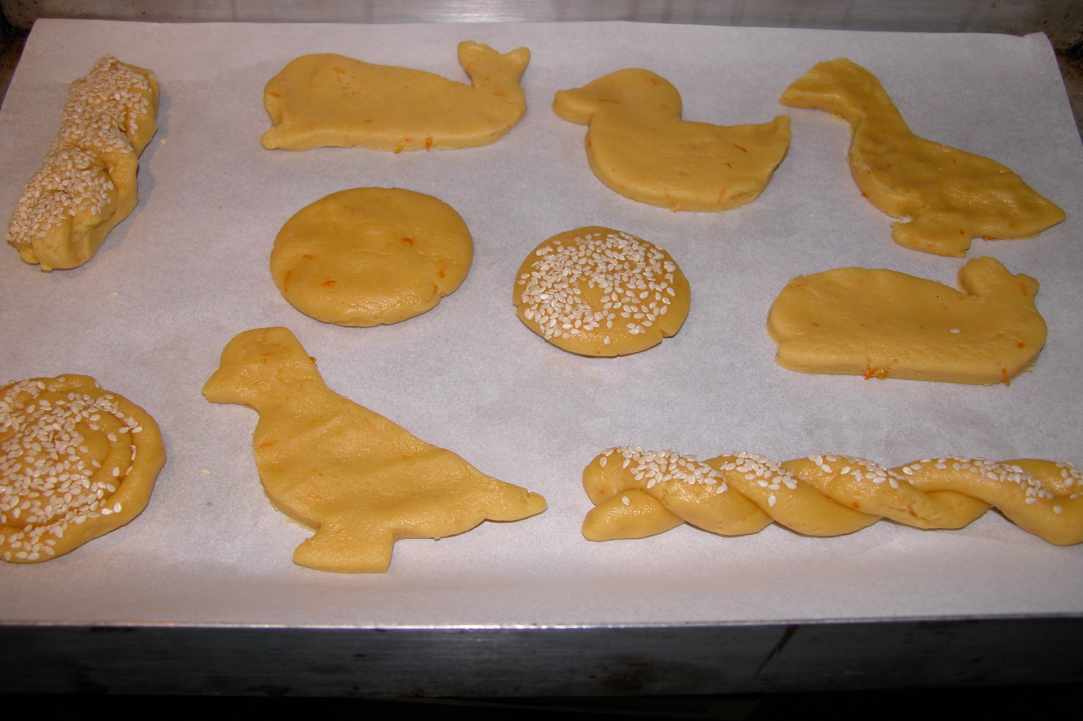 Easter koulourakia(cookies) with orange and honey