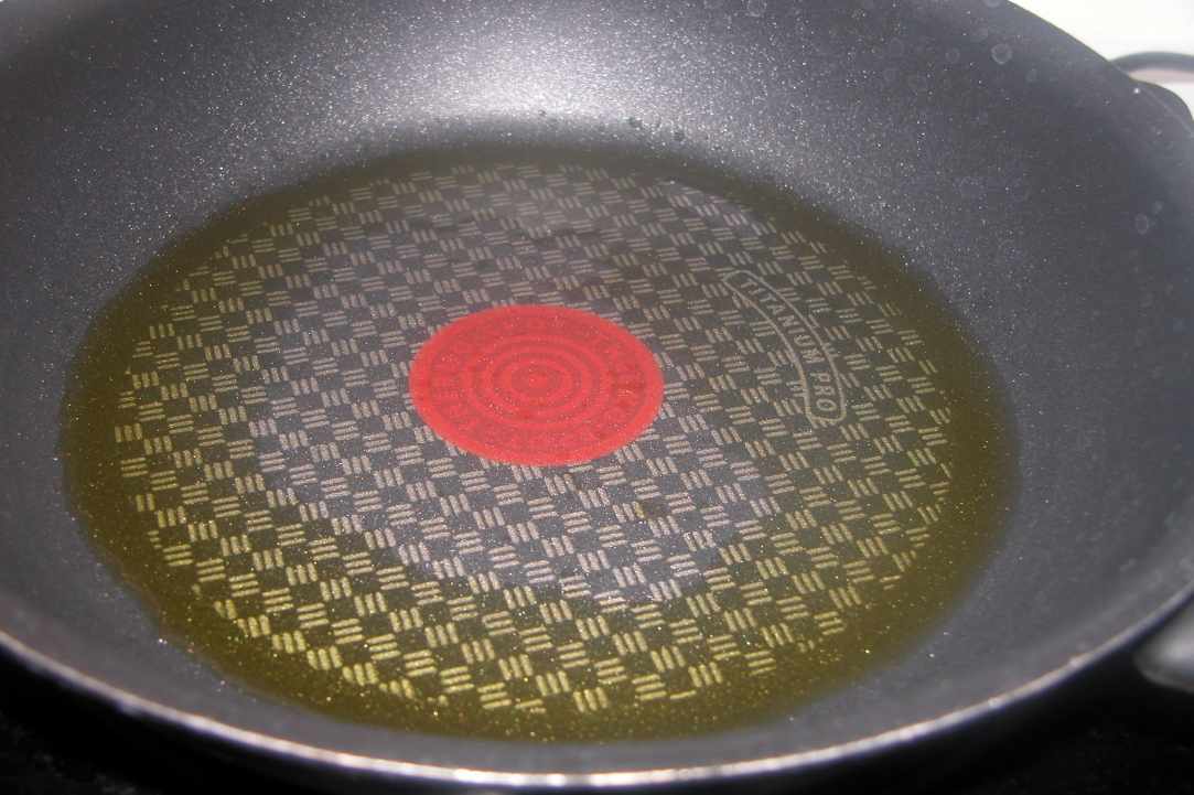 Pomilorotiania (Tomatoes with eggs)