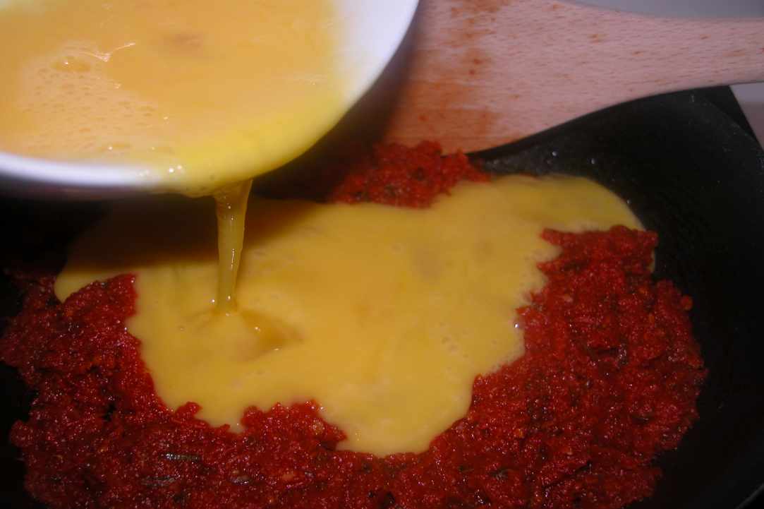 Pomilorotiania (Tomatoes with eggs) gallery image 4