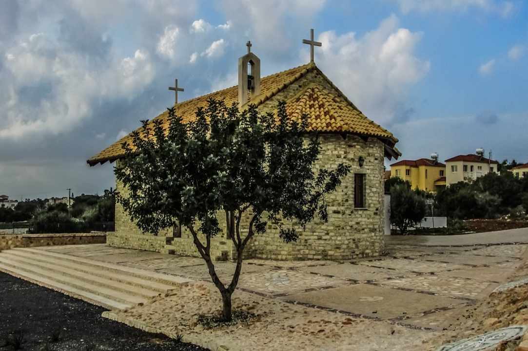 Η ιστορική εξέλιξη της Αγίας Νάπας