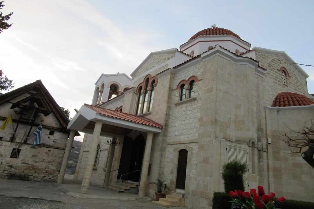 Το χωριό Τριμίκλινη Λεμεσού