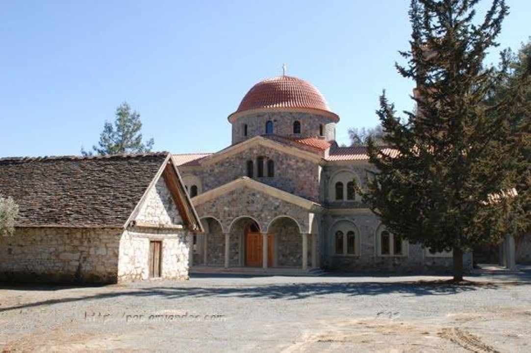 Η Παλιά Εκκλησία του Τιμίου Προδρόμου στο χωριό Δύμες