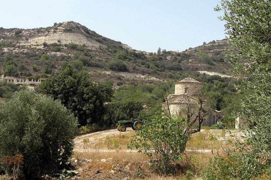 Το εξωκλήσι του Αρχαγγέλου Μιχαήλ στα Κάτω Λεύκαρα