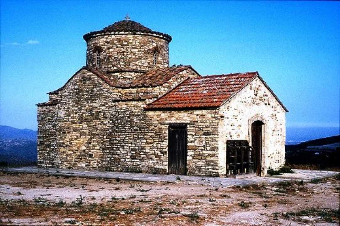 Το εξωκλήσι του Αρχαγγέλου Μιχαήλ στα Κάτω Λεύκαρα