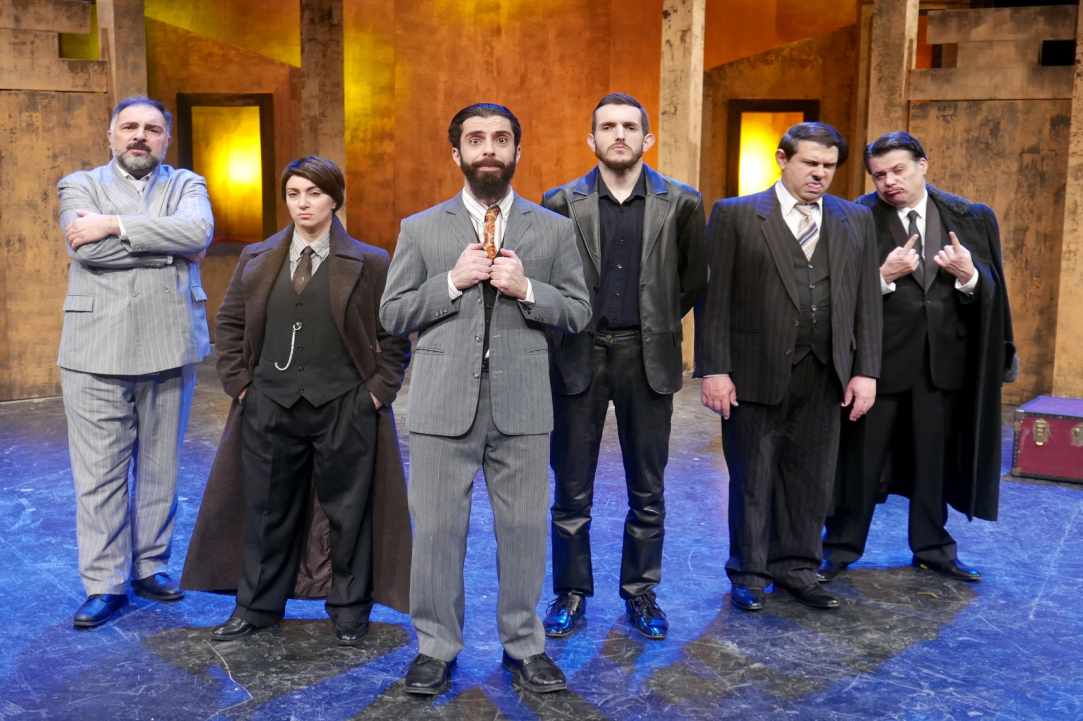 "Ένας Υπηρέτης Με Δύο Αφεντικά"