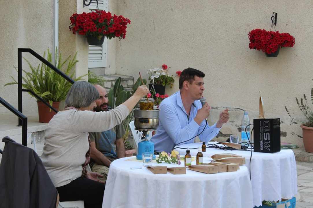 Θεραπείες και πρόληψη με βότανα 