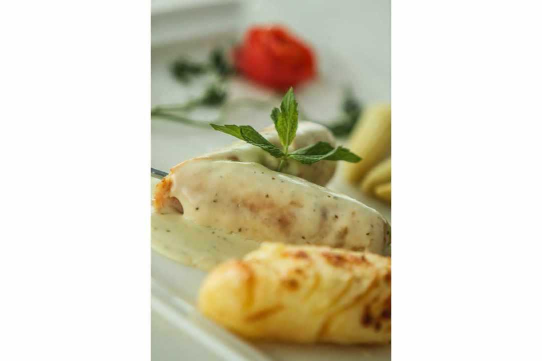Μια ξεχωριστή βραδιά στο Il Cavaliere Restaurant με υπέροχο φαγητό και ζωντανή μουσική!