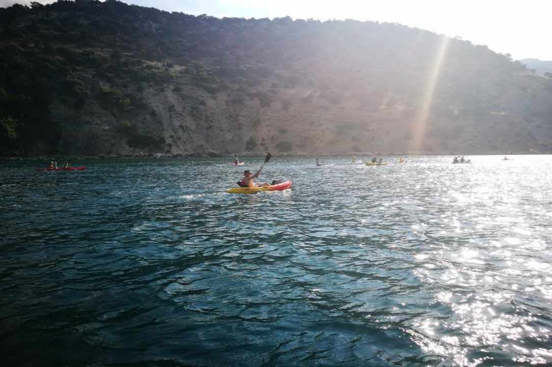 Πάμε για καγιάκ στις παραλίες της Κύπρου μας!