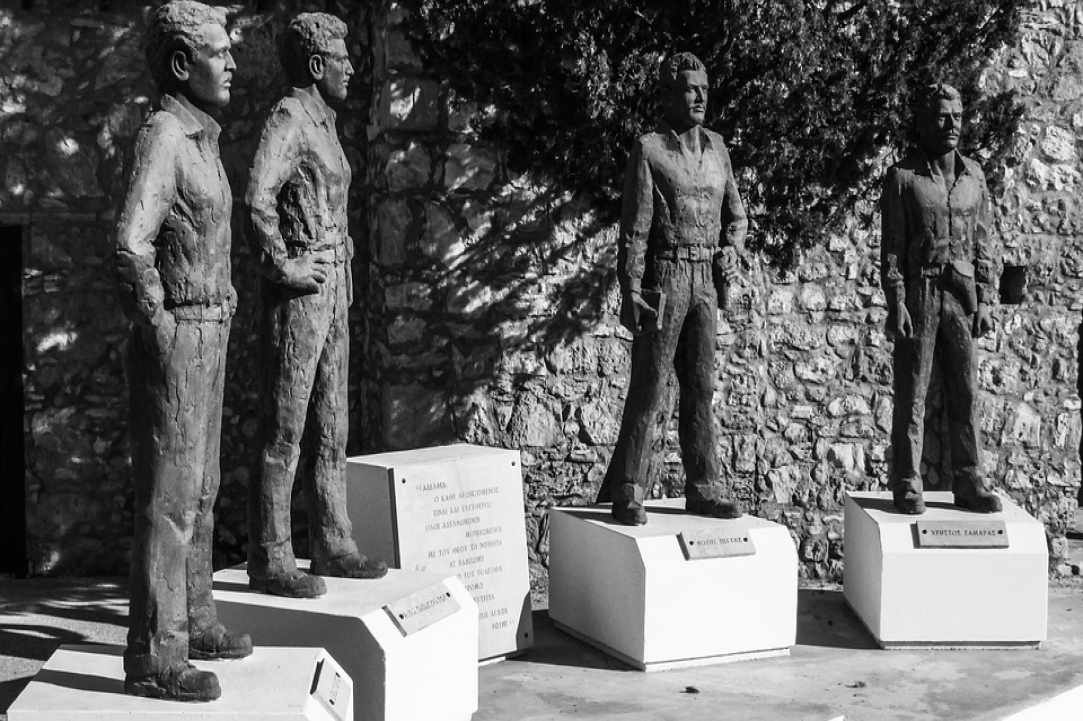 Το χωριό Λιοπέτρι 
