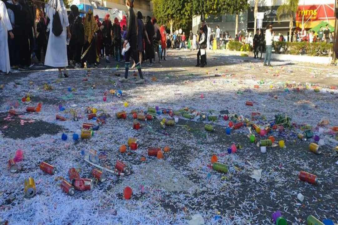 Το καρναβάλι έφυγε τα σκουπίδια έμειναν…