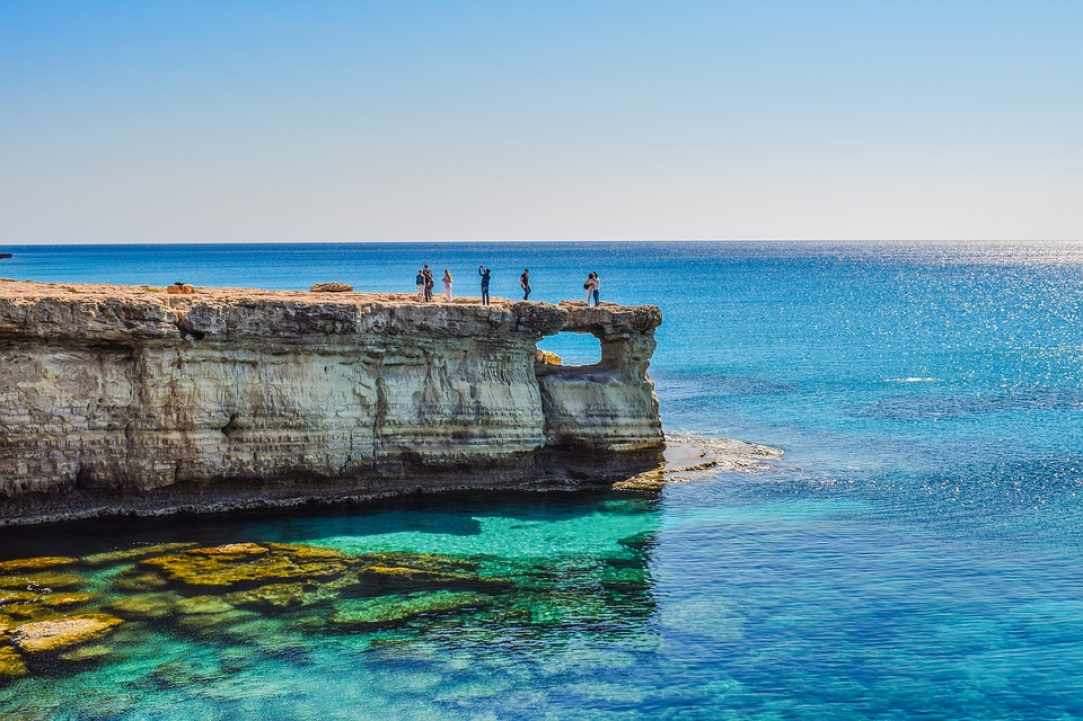 Οι Θαλασσινές Σπηλιές, Τα «Παλάτια» της Αγίας Νάπας