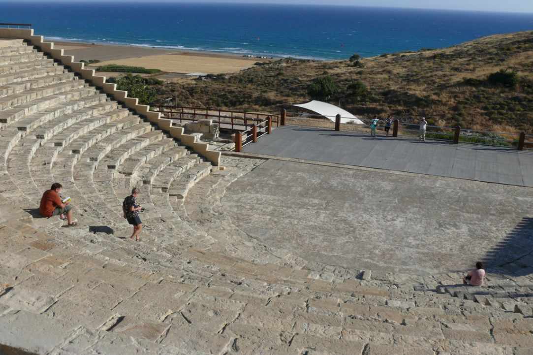 Taste Commadaria and visit King Richard's Kolossi Castle