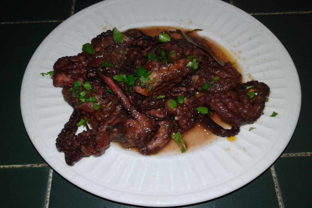 Oktapus in red wine – “Ktapodaki krasato kathisto” gallery image 5