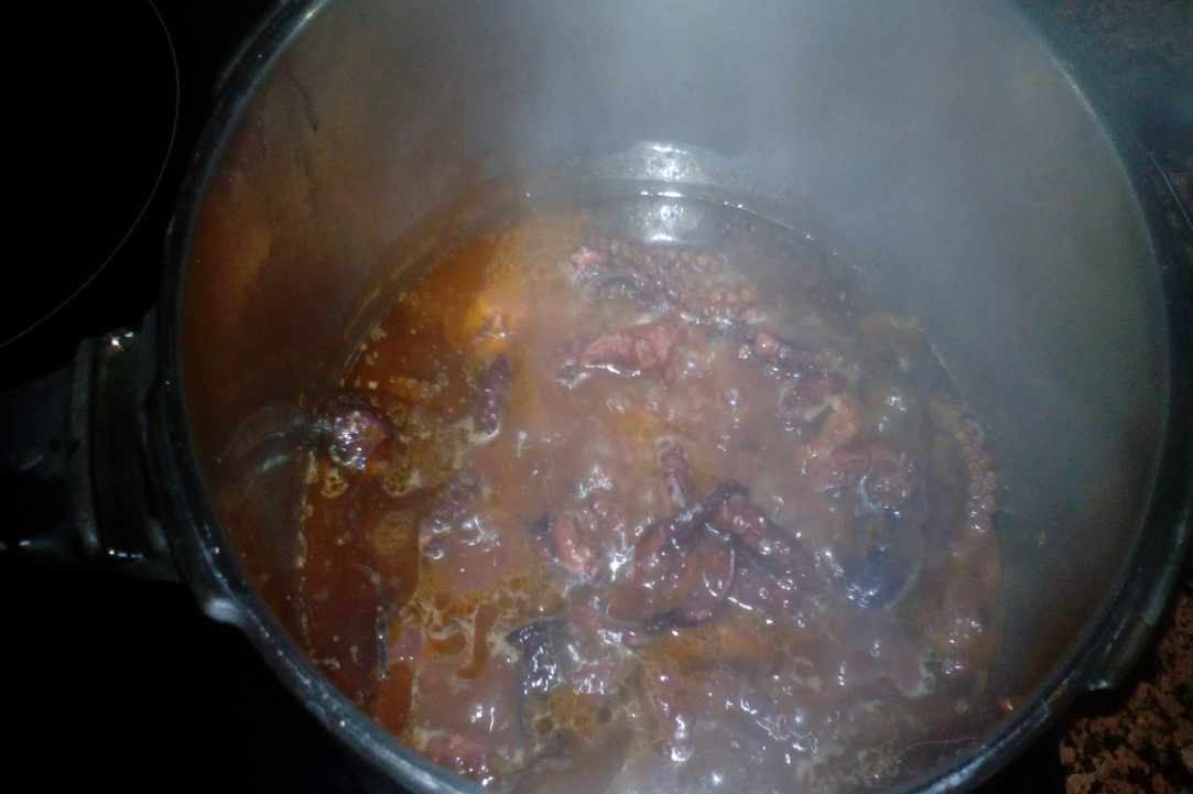 Oktapus in red wine – “Ktapodaki krasato kathisto”