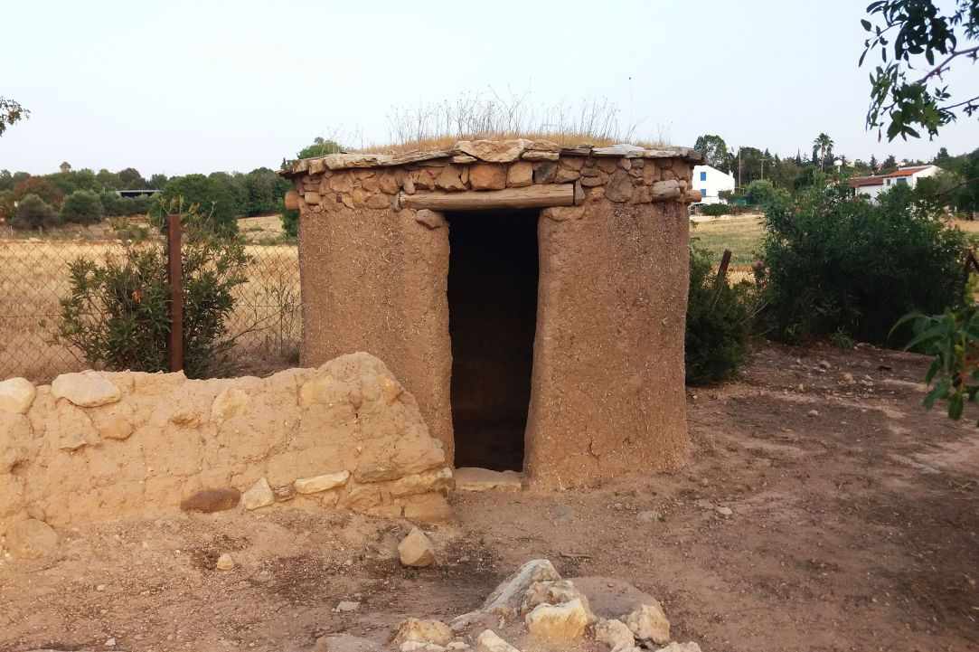 Lempa - Lakkoi prehistoric settlement. Things to do in Paphos.