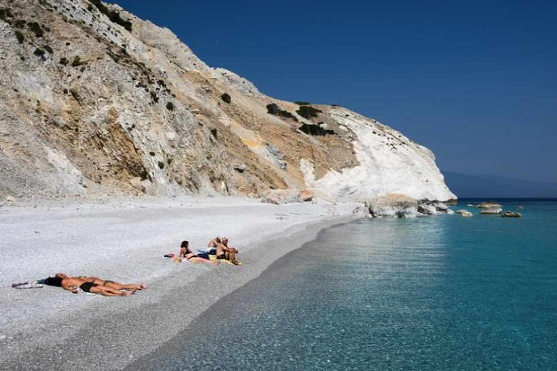 Είναι η ωραιότερη παραλία των Σποράδων