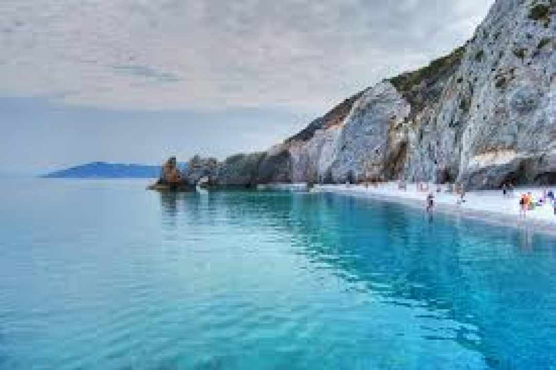 Είναι η ωραιότερη παραλία των Σποράδων