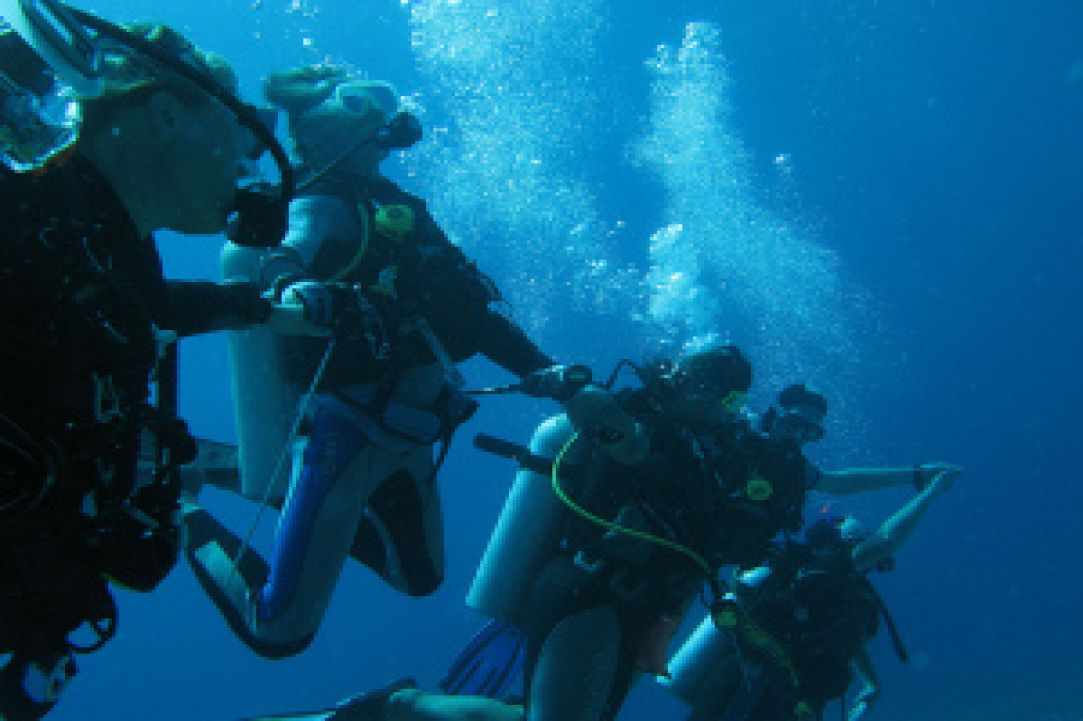 How to Deal With Strong Currents
