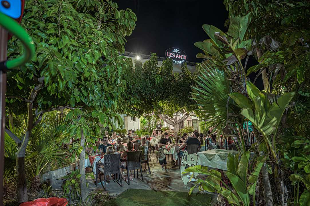 Authentic Flavours and Warm Hospitality in the Heart of Coral Bay