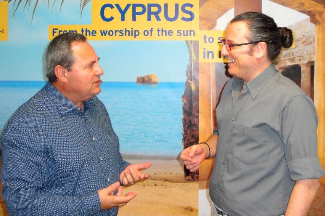 Επαναφορά του «φόρου ΚΟΤ» και εισιτήριο στον Ακάμα προτείνει ο Άγγελος Λοΐζου