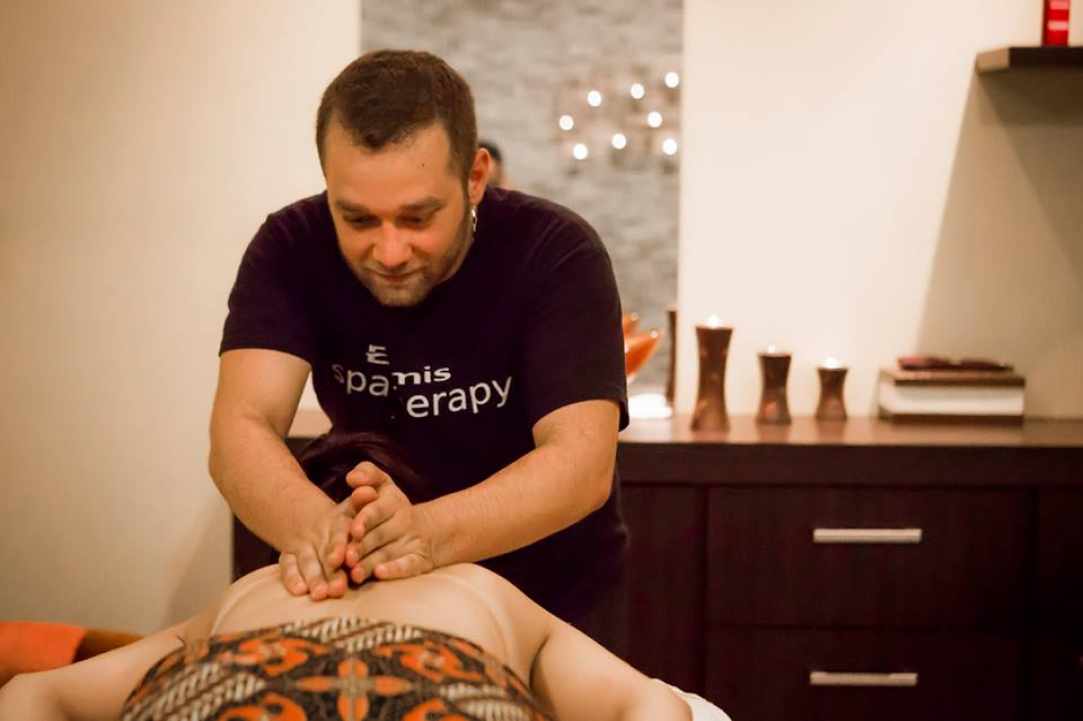 Ολιστικό θεραπευτικό μασάζ - Ο κάθε άνθρωπος είναι μια ξεχωριστή οντότητα 
