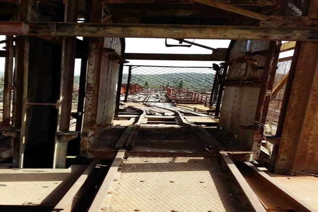 Τα Μεταλλεία Κοκκινοπεζούλας - Κοκκινόγειας και η Κόκκινη λίμνη του Μιτσερού