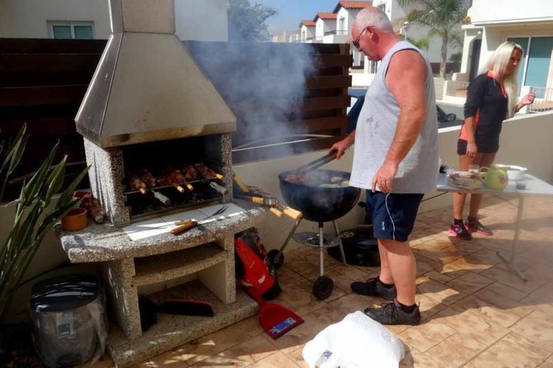 Cooking on charcoal
