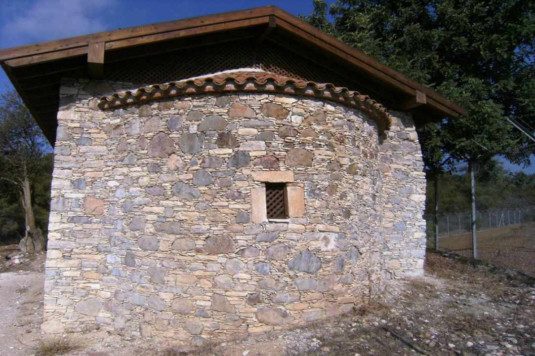 Το εξωκλήσι των Αποστόλων Πέτρου και Παύλου στα Λεύκαρα 